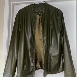 Deep Olive Green Lightweight Jacket with Casual Style and Front Zipper Closure
